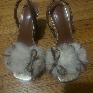 Elegant Fur-Trimmed Gold Sandals